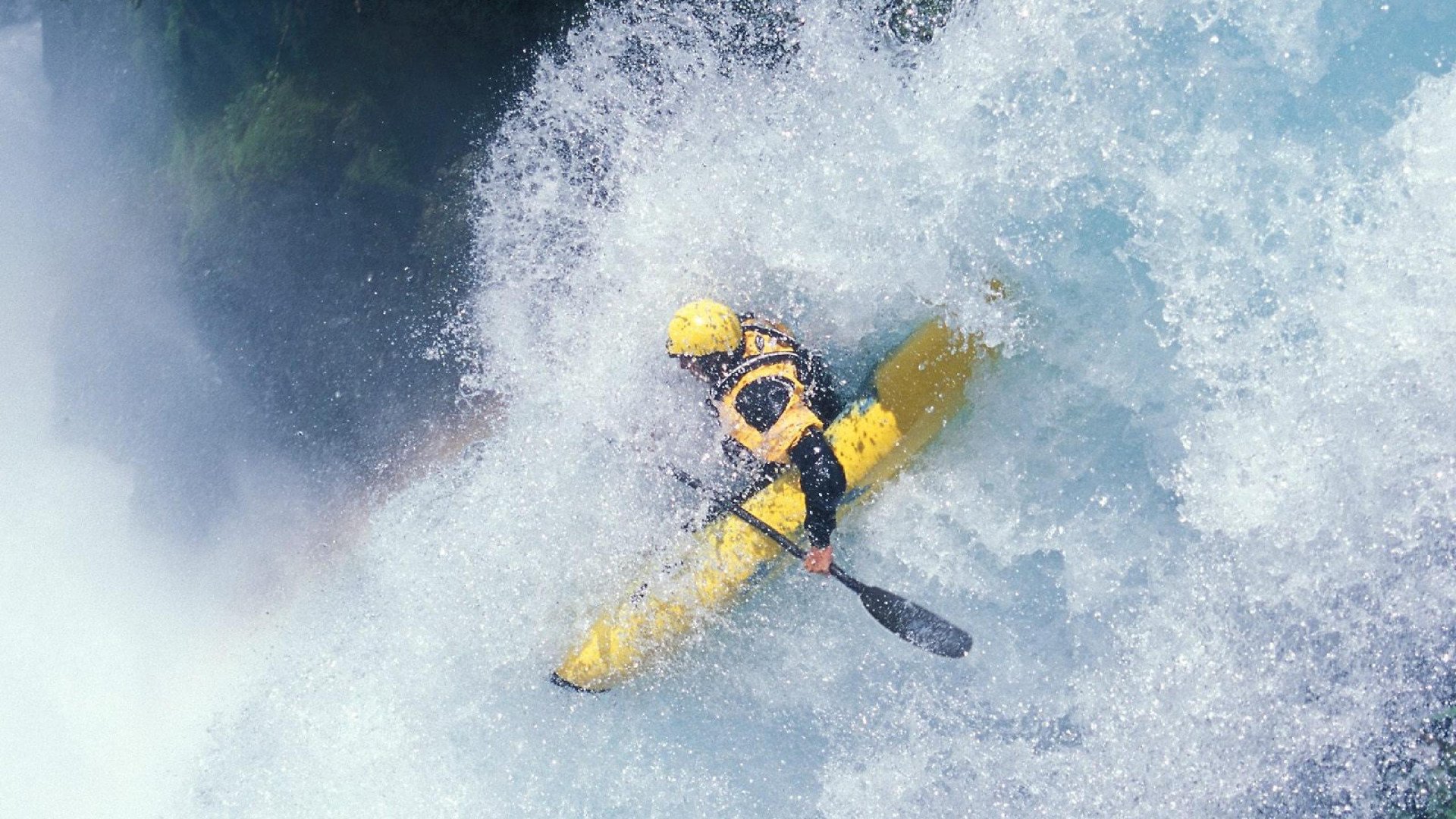 隆戈：凭借惊人的力量和速度，成为全黑队的超级边锋，隆戈斯干红葡萄酒价格